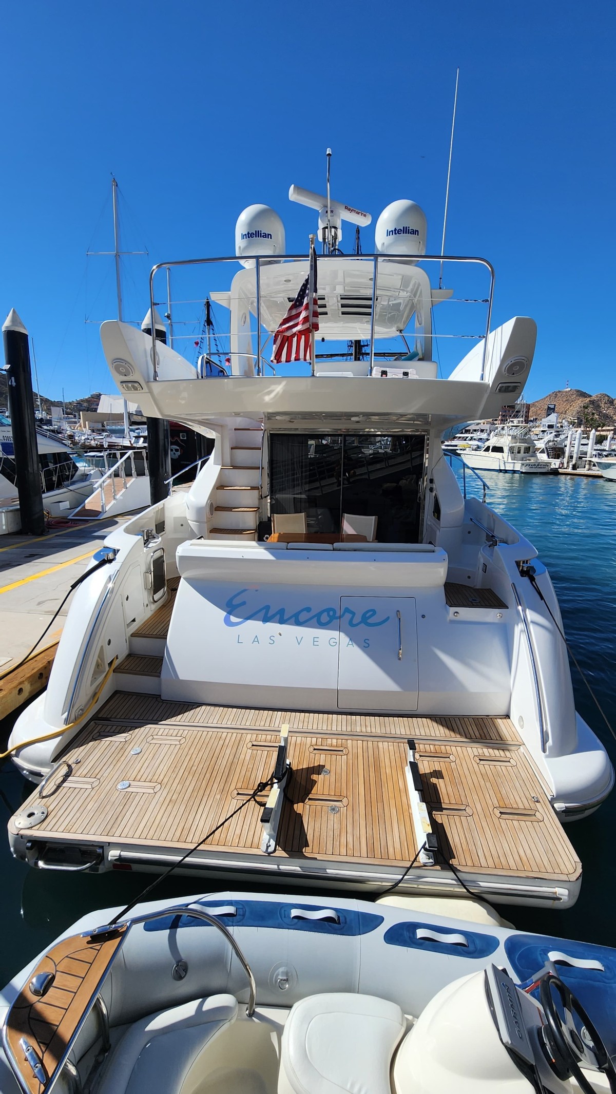 Image of 65' Azimut "Encore" 5