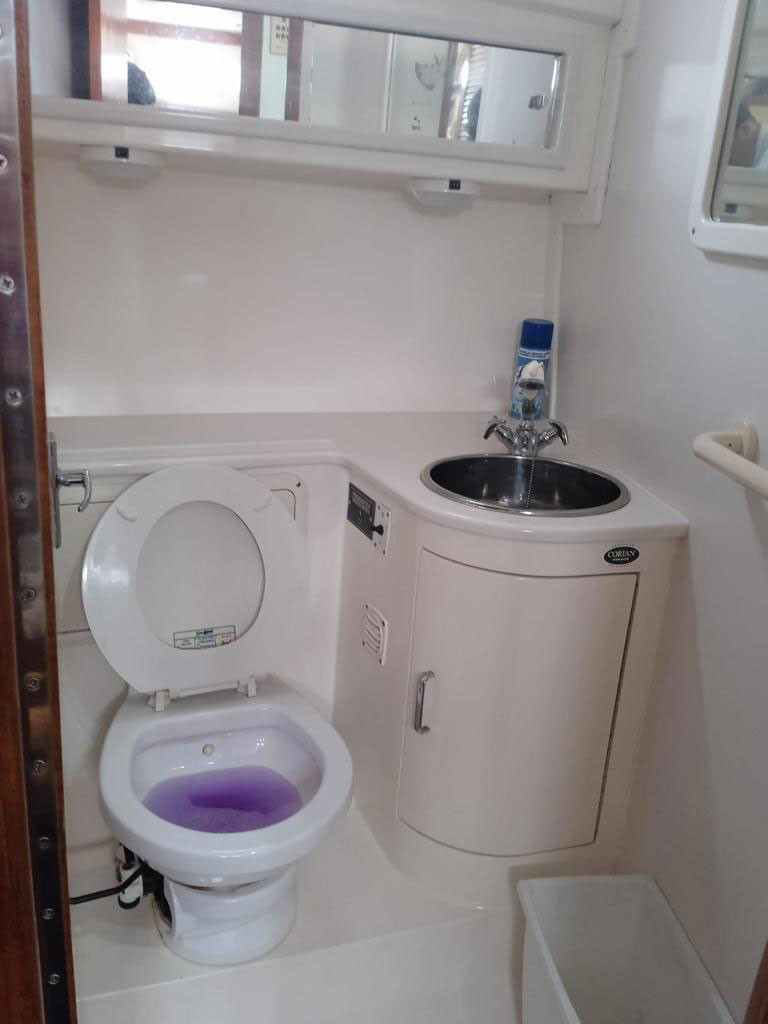 Image of 35' Sniper Cabo Flybridge 3